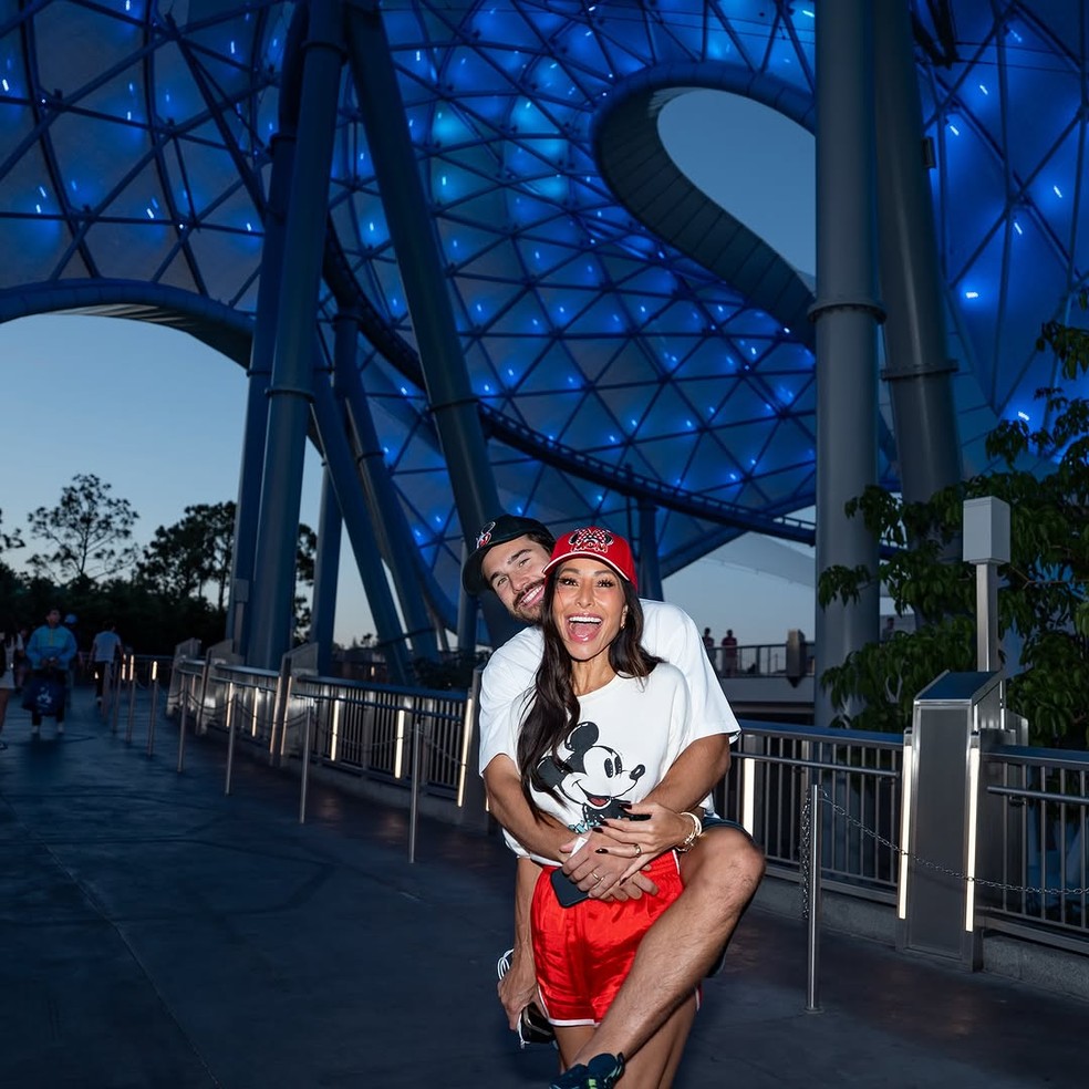 Nicolas Prattes abre álbum de fotos de viagem em família com Sabrina Sato e Zoe — Foto: Reprodução/Instagram