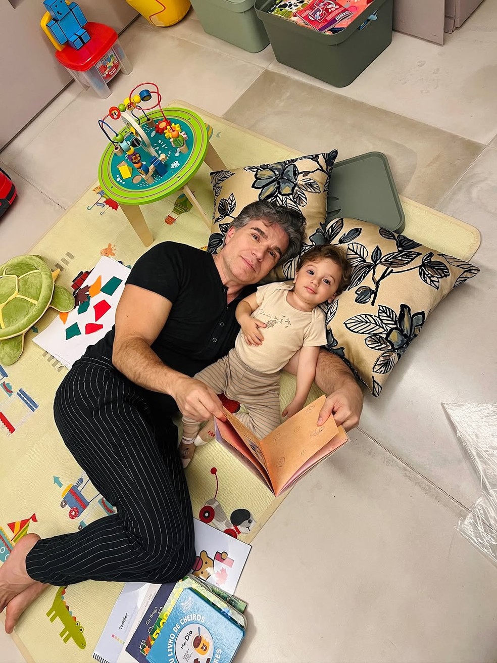 Claudia Raia com Jarbas Homem de Mello e Luca — Foto: Reprodução/Instagram