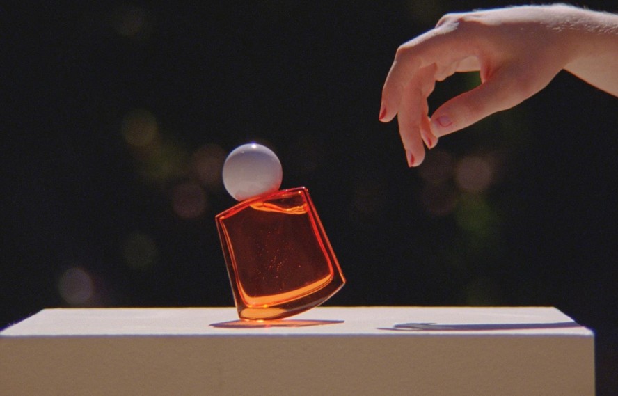 Harry Styles lança coleção de três perfumes na Pleasing e aqui estão os ...