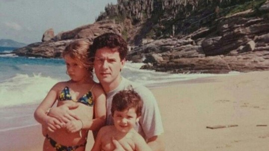 Giovanna Ewbank comemora aniversário do pai com fotos da infância: "Você me traz segurança, papito"