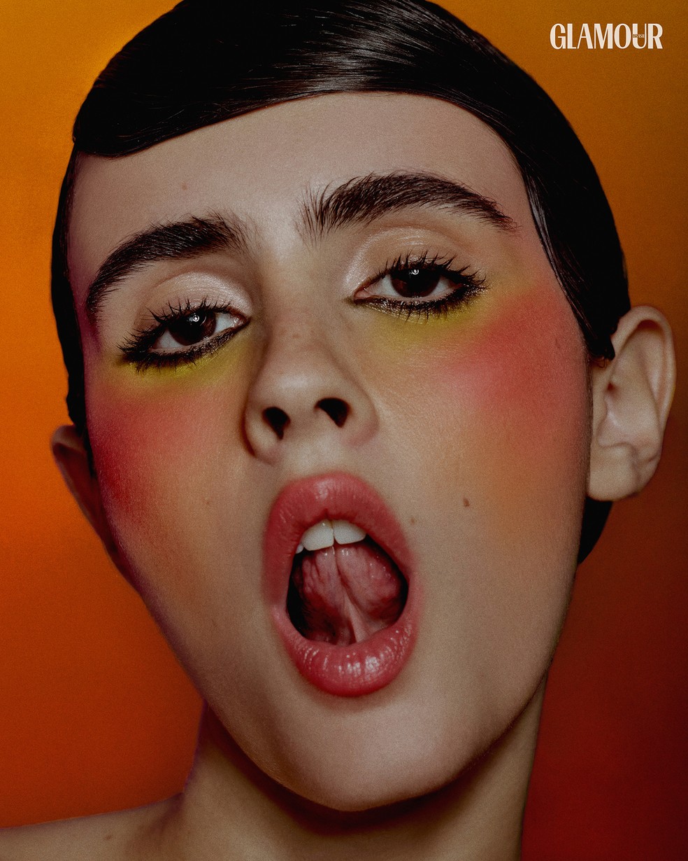 Valentina Herszage é capa da Glamour de Fevereiro — Foto: Bruna Castanheira
