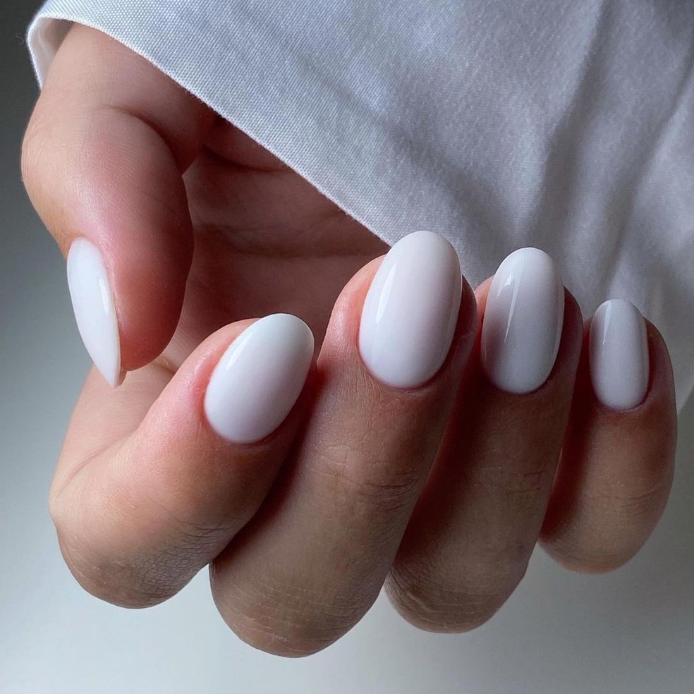 Essas são as três tendências para unhas curtas mais quentes da temporada — Foto: @thegelbottleaus