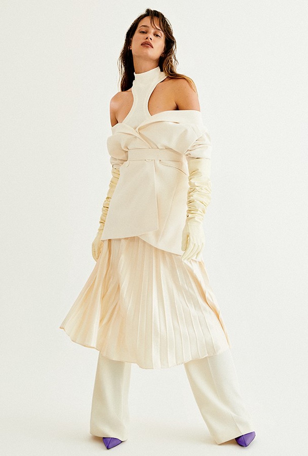 Regata, Ben Ateliê; blazer, Egrey; saia, Joseph no Farfetch; calça, Emilio Pucci (Foto: Thais Vandanezi) — Foto: Glamour