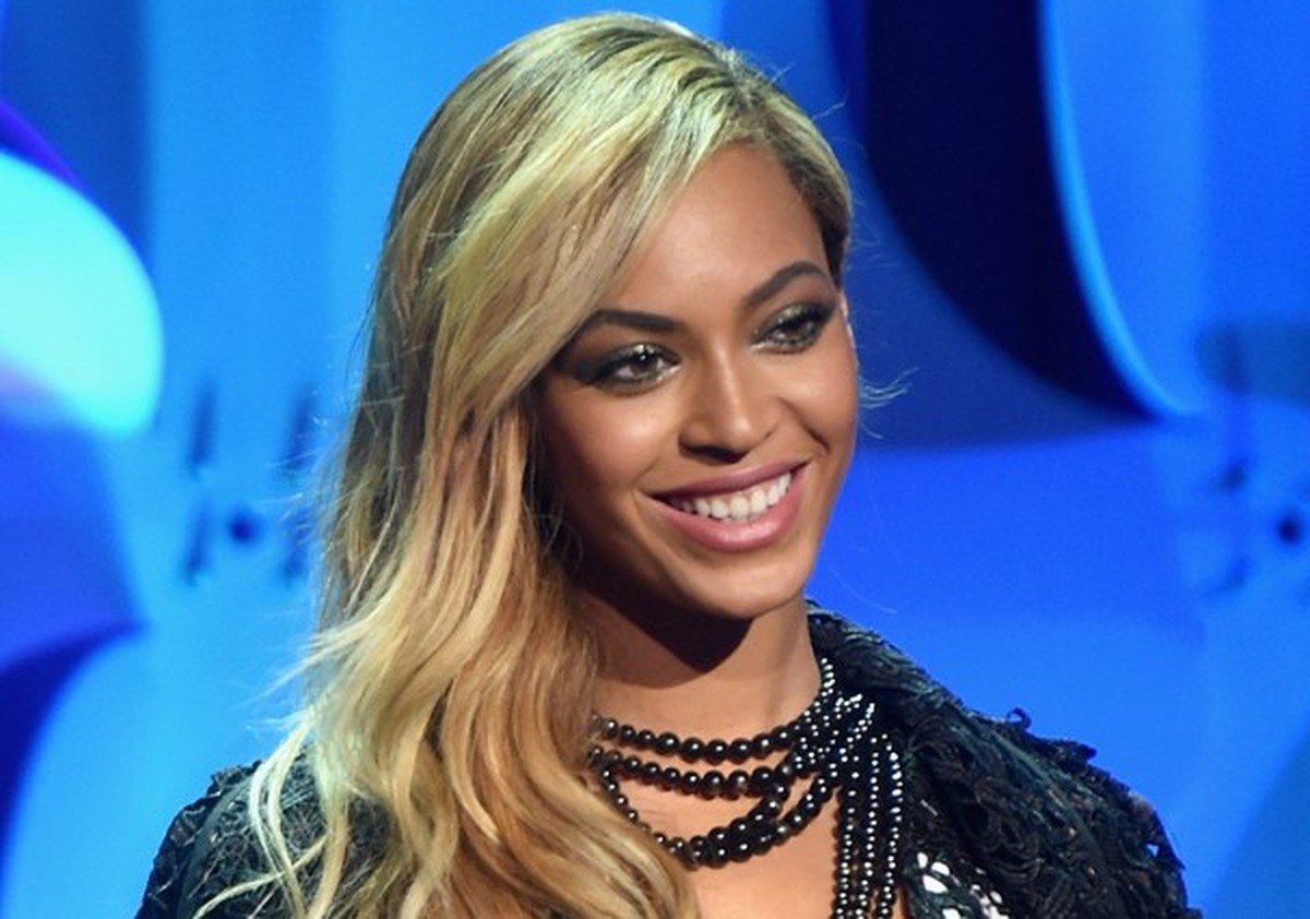 Beyoncé liga para fã com câncer terminal e se declara: 'Te amo'