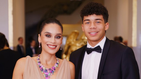 Clarice Alves narra encontro com estrela hollywoodiana em Cannes com o filho Enzo