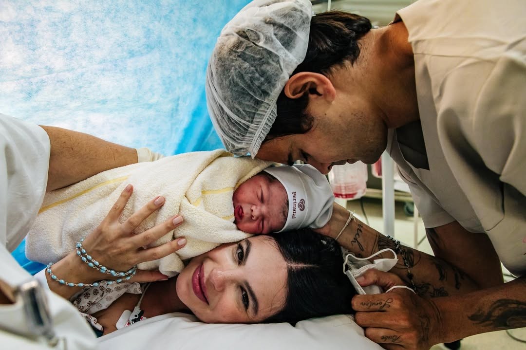 Sthefany Brito celebra nascimento de seu terceiro filho, Filippo