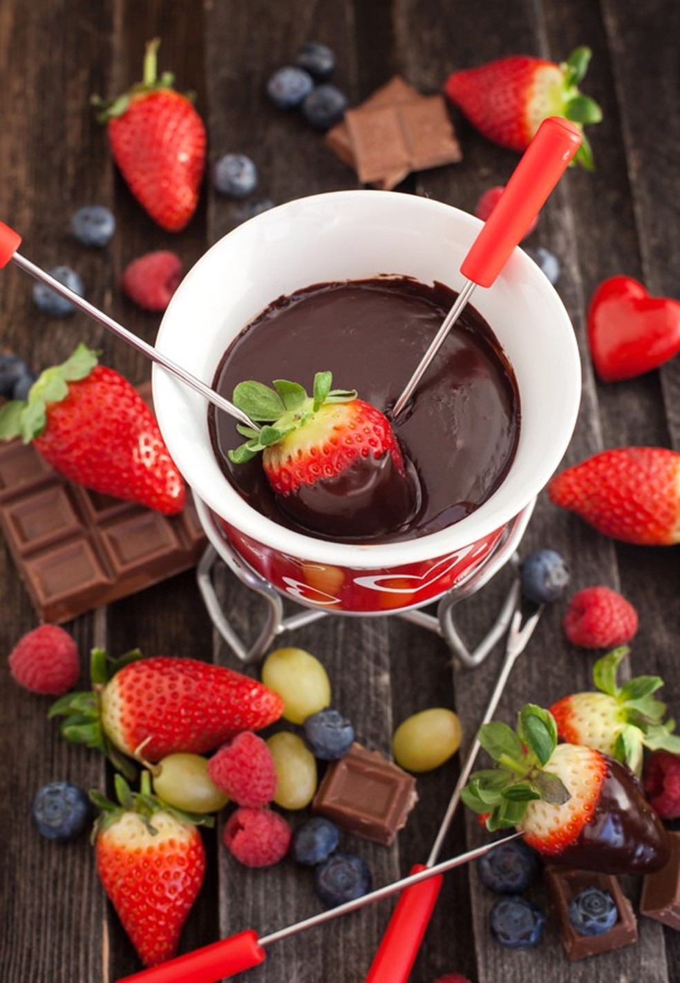 Fondue de frutas com chocolate (Foto: Thinkstock) — Foto: Glamour