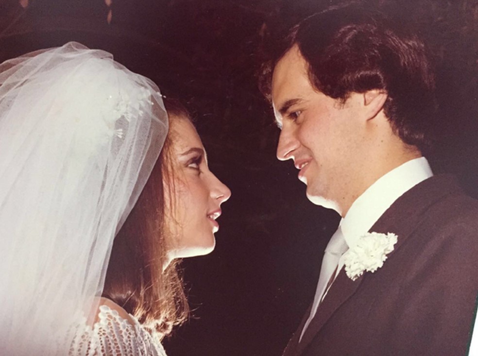 Helô Gouvea e Luiz Fernando Sampaio Gouvêa se casaram em 1980. A tragédia foi 16 anos depois (Foto: Acervo pessoal) — Foto: Glamour